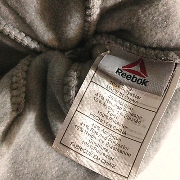 ☆NWT☆Women's REEBOK Fleece Lined Winter Beanie Hat with Pom Pom - Picture 3 of 9